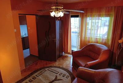 Garsoniera spa?ioasa de 32,83 mp, situata la etajul 4 IN sta?iunea Geoagiu-Ba - 3