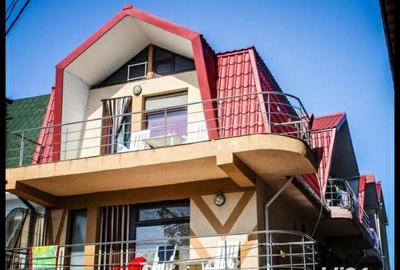 Casă cu 15 camere cu Teren 300 Mp în Costinești - 1