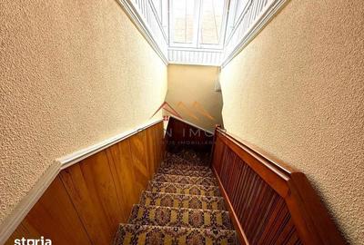Casă cu 7 camere cu Teren 604 Mp în Poiana - 2