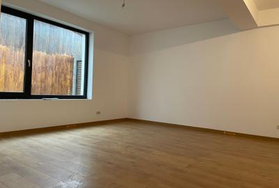 Comision 0/Ap.3 camere/Curte proprie - 2