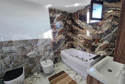 Casă cu 5 camere cu Teren 797 Mp în Central - 3