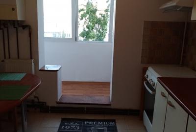 Etaj 3 Ap 2 Camere Decomandat 59mp zona Nicolina Belvedere - 2