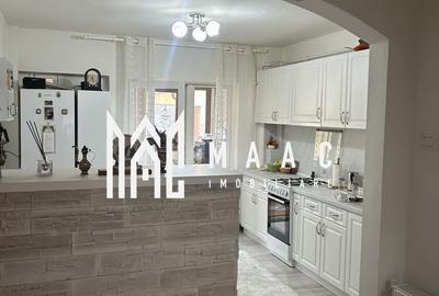 Apartament cu 3 camere decomandat în Sud