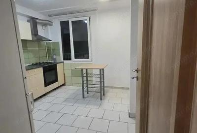 Apartament cu 2 camere decomandat în Brâncoveanu