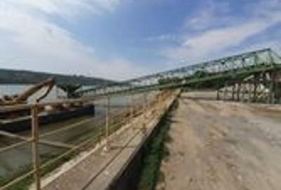 Oltenita - teren pe malul Dunarii cu chei betonat si ponton pt barje - 2