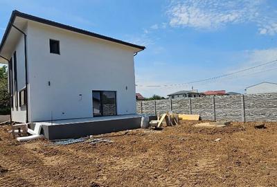 Casă cu 4 camere cu Teren 430 Mp în Berceni