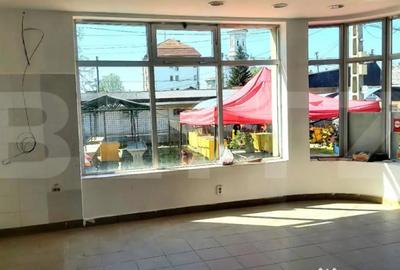 Spațiu comercial, de 110 mp, în Central - 6