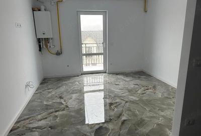 Apartament cu 2 camere semidecomandat în Tișăuți - 2