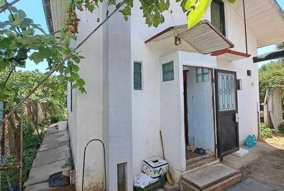 Casă cu 9 camere cu Teren 2375 Mp în Central - 4