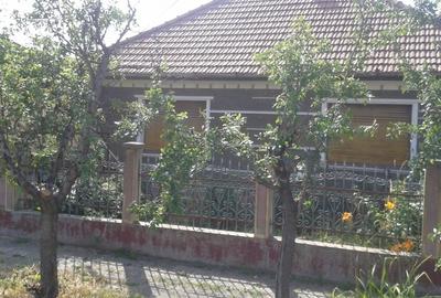 Proprietar-vand urgent casa cu curte ,gradina , imediat ocupabila si locuibila - 4