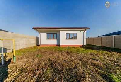 Casă cu 3 camere cu Teren 129 Mp în Bujac