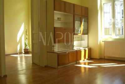 Apartament cu 4 camere semidecomandat, mobilat în Central - 2