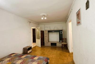 Apartament cu 2 camere semidecomandat, mobilat în Pajura - 3