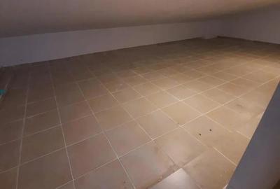 Casă cu 5 camere cu Canalizare în Mihai Bravu - 3