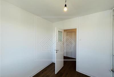 Ap cu 2 camere si balcon, etaj 2/4 - renovat - Zona Terezian - 14