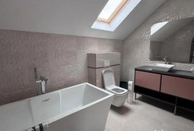 Casă cu 7 camere cu Teren 2000 Mp în Rădăuți - 4