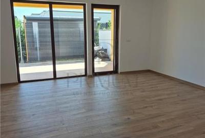 Duplex finalizat - bine compartimentat - toate utilitatile - doua balcoane - 6