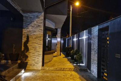 Casă cu Teren 500 Mp în Central - 4