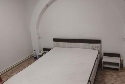Apartament cu 2 camere semidecomandat în Central - 1