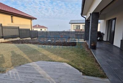 Casa ultrafinisata, garaj, panouri fotovoltaice - 5