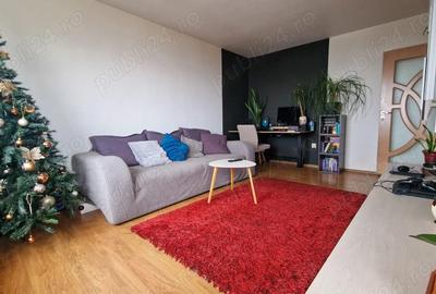 Apartament cu 3 camere decomandat în Plăvăț II - 7