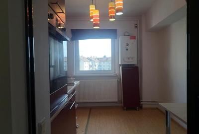 Apartament cu 3 camere decomandat, mobilat în Lenin - 2