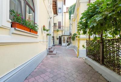 Casă individuală cu 12 camere cu Canalizare în P-ța Romană - 9