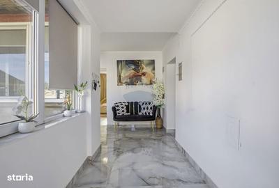 Casă cu 3 camere cu Teren 1439 Mp în Secusigiu - 1