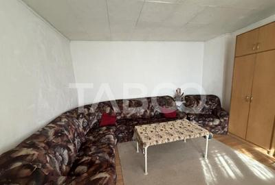 Casă cu 3 camere cu Teren 1293 Mp în Perșani - 6