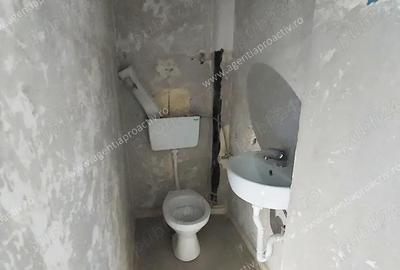 Apartament cu 3 camere semidecomandat în Micro 40 - 4