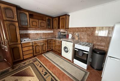 Apartament cu 3 camere semidecomandat în Exterior Est