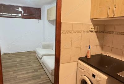 Garsoniera 1 camera de vanzare zona Decebal - 3