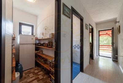 O casa cu lumina din plin si aer curat, Babana, AG - 8