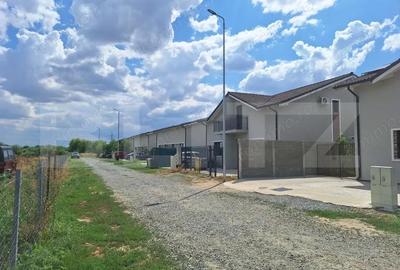 Casă cu 3 camere cu Teren 4600 Mp în Plopi - 7