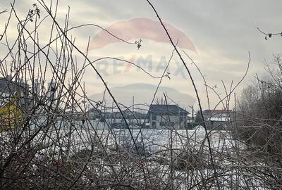 Teren Construcții intravilan de 471 mp, în Odăi