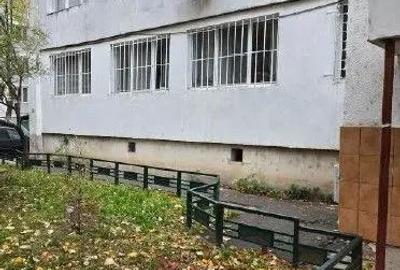 Apartament cu 3 camere semidecomandat în Drumul Taberei