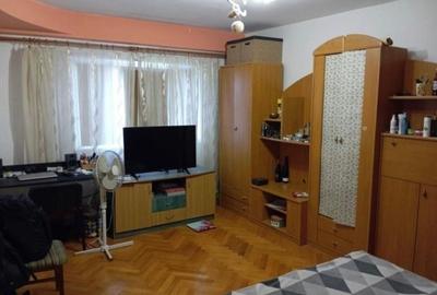 Apartament cu 3 camere decomandat în Canta - 4