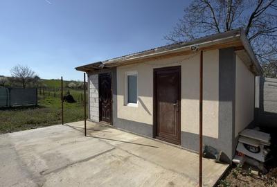 Teren de 1440 mp, în Pleșoiu - 5