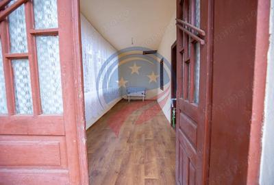 Casă cu 4 camere cu Teren 1606 Mp în Leu - 4