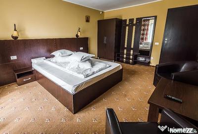 Casă cu 6 camere cu Teren 383 Mp în Central - 1