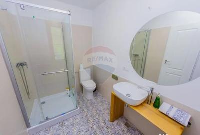 Casă cu 7 camere cu Teren 6370 Mp în Groși - 17