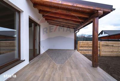 Casă cu 8 camere cu Teren 500 Mp în Hărmanului - 4