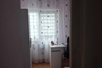 Apartament cu 3 camere decomandat în 8 Martie - 2