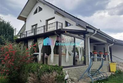 Casă cu 7 camere cu Teren 2000 Mp în Șcheia - 11