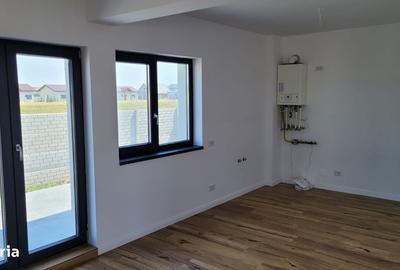 Casă cu 4 camere cu Teren 400 Mp în Domnești - 3