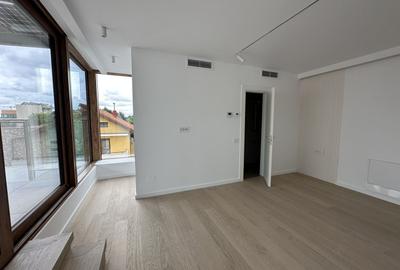 Casă individuală cu 6 camere cu Canalizare în Nord - 11