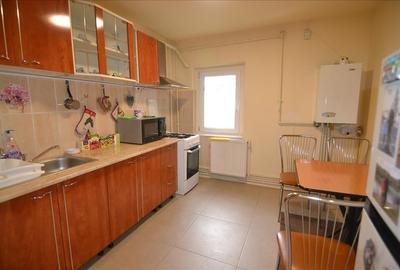 Apartament cu 3 camere decomandat în Județean - 5