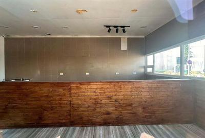 Spațiu comercial, de 120 mp, în Apărătorii Patriei - 2