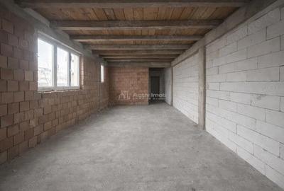 Spațiu comercial, de 836 mp, în Central - 1