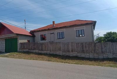 Casă cu 3 camere în Jidoștița - 5